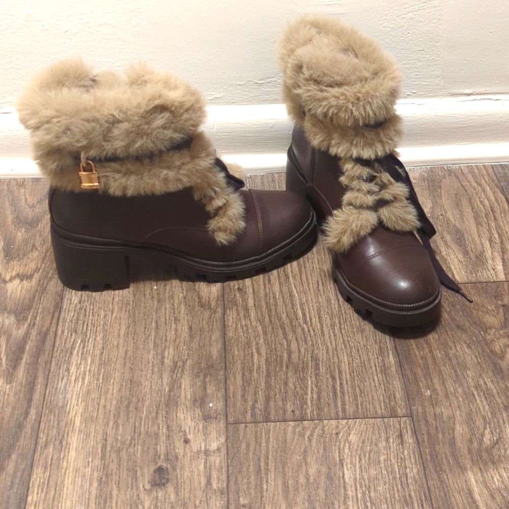 Women's boots